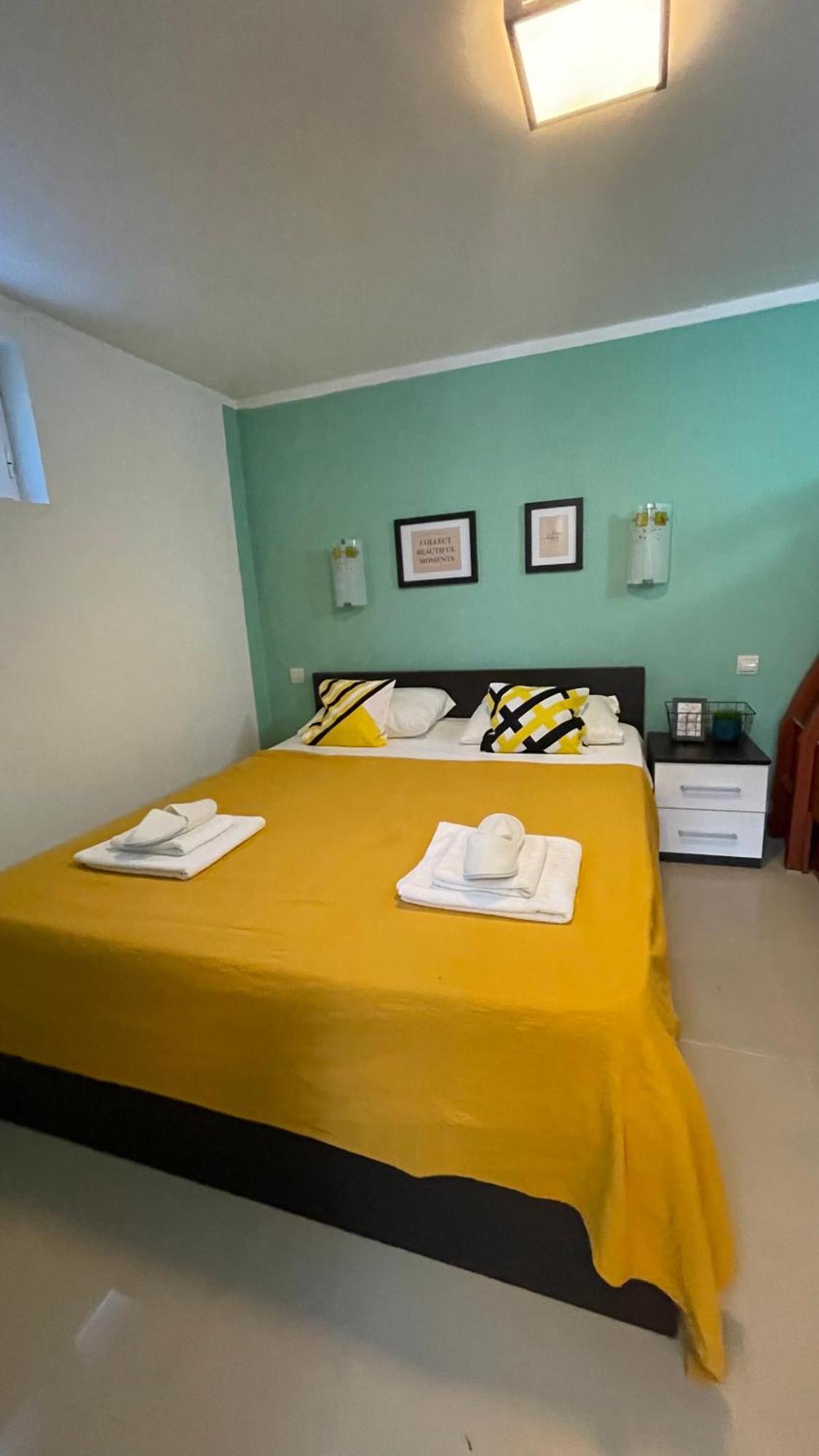 Aparthotel Family House With Pool & Sea View Bijela Exterior foto