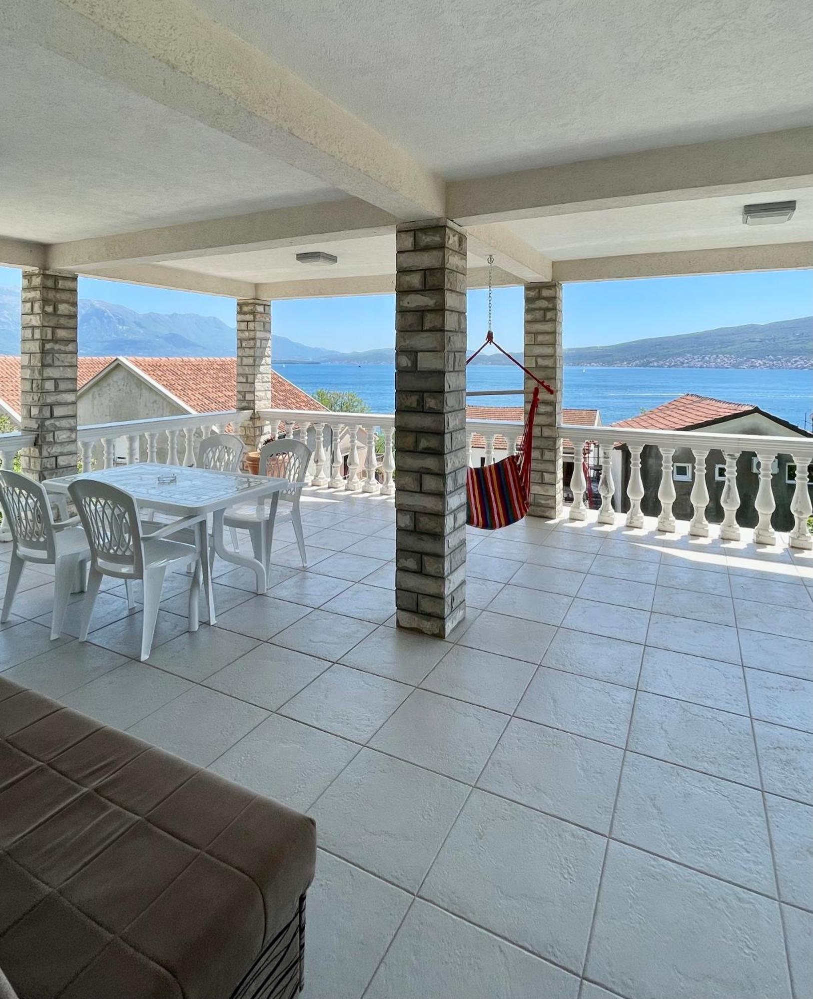Aparthotel Family House With Pool & Sea View Bijela Exterior foto
