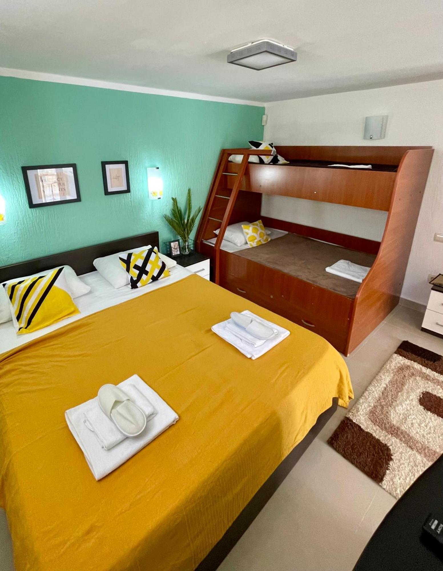 Aparthotel Family House With Pool & Sea View Bijela Exterior foto